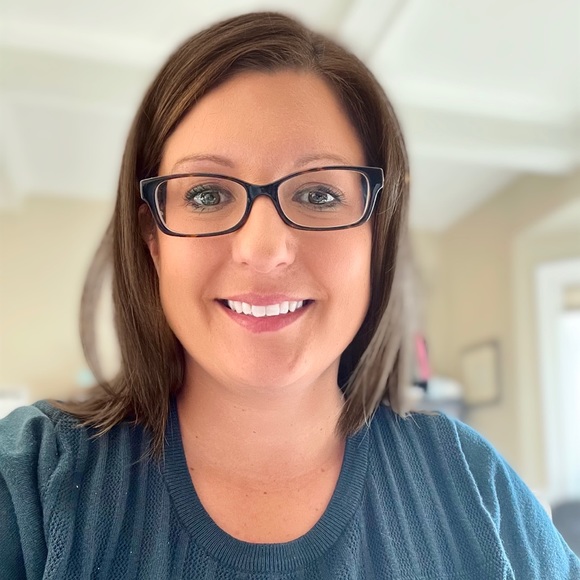 Meet your Posher, Nicole - Picture 1 of 1